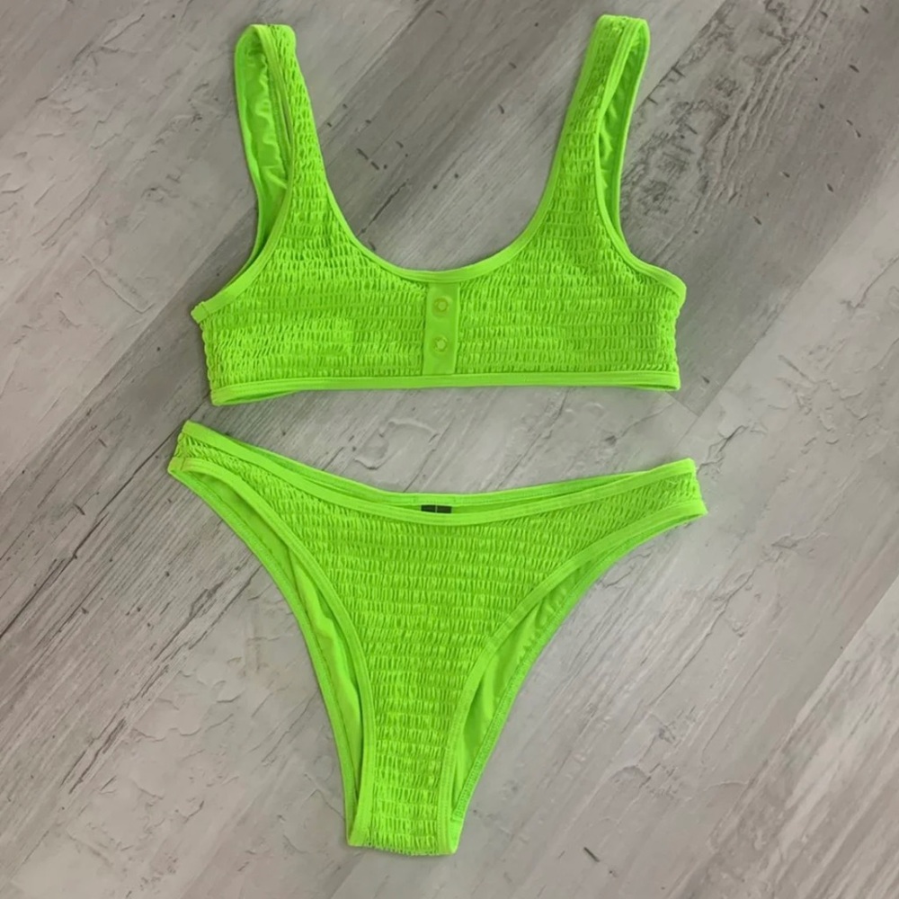 Kendall and Kylie Bikini